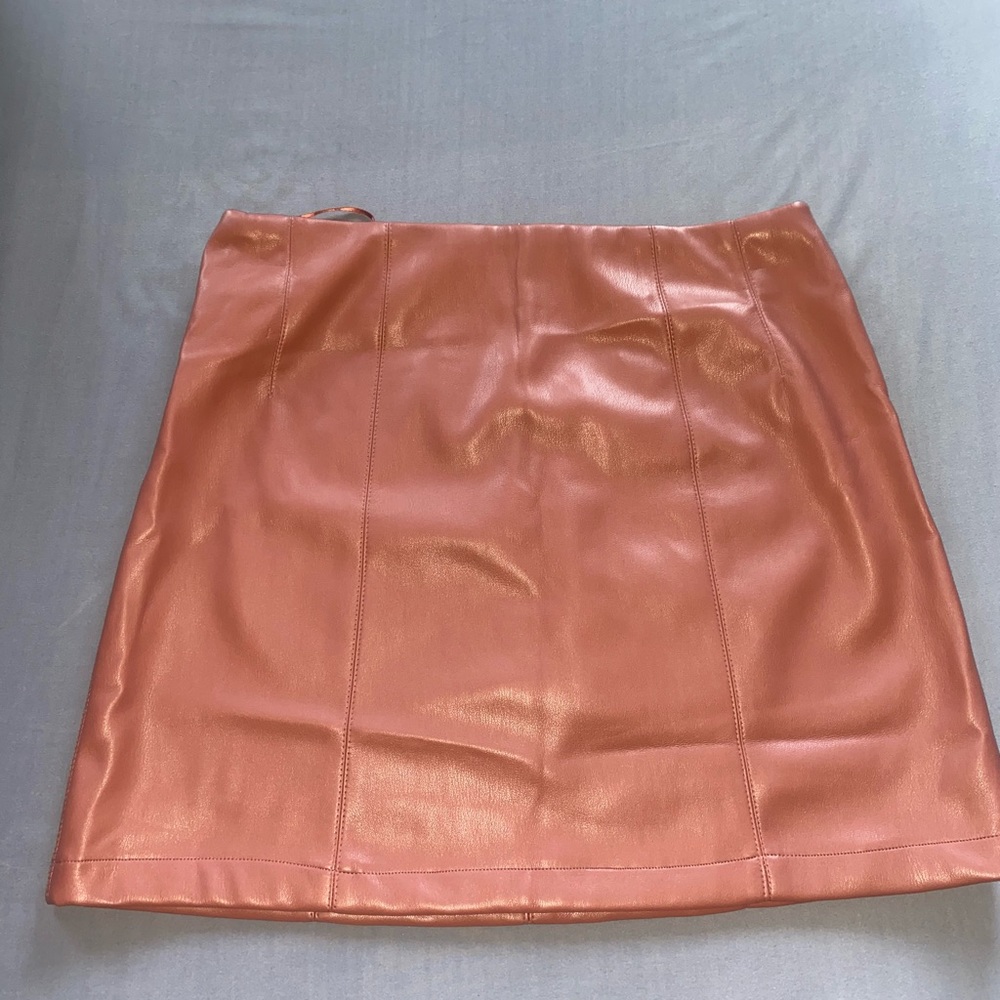Brown leather skirt, never worn tag still on!